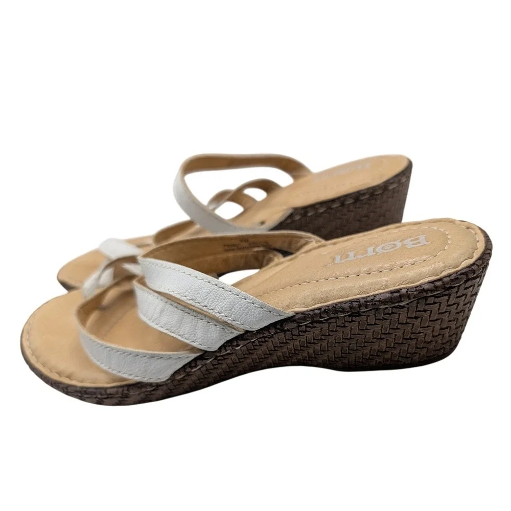 Born Wedge Sandals White Leather Strappy Toe Loop F65801 - Size 8M